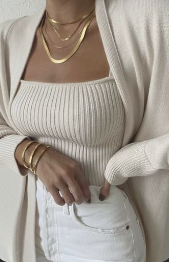 Jewelry & Skin Tone: How to Choose the Most Flattering Gold